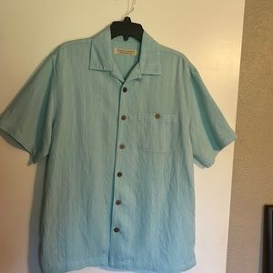 Island Republic short sleeve men’s button up shirt.